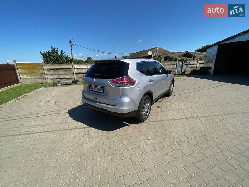 Позашляховик / Кросовер Nissan X-Trail 2015 в Стецевій