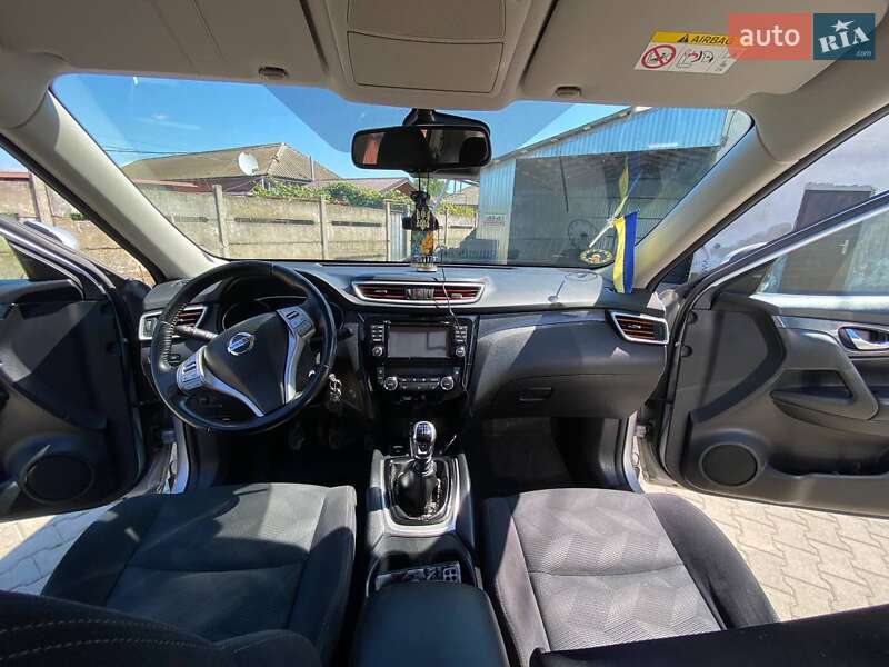 Позашляховик / Кросовер Nissan X-Trail 2015 в Стецевій