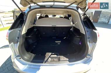 Позашляховик / Кросовер Nissan X-Trail 2015 в  фото 15 Позашляховик / Кросовер Nissan X-Trail 2015 в