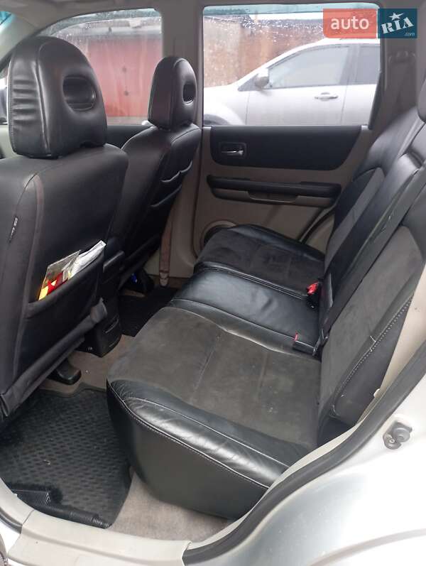 Позашляховик / Кросовер Nissan X-Trail 2004 в Лубнах