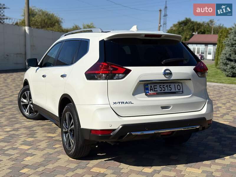 Позашляховик / Кросовер Nissan X-Trail 2017 в Дніпрі