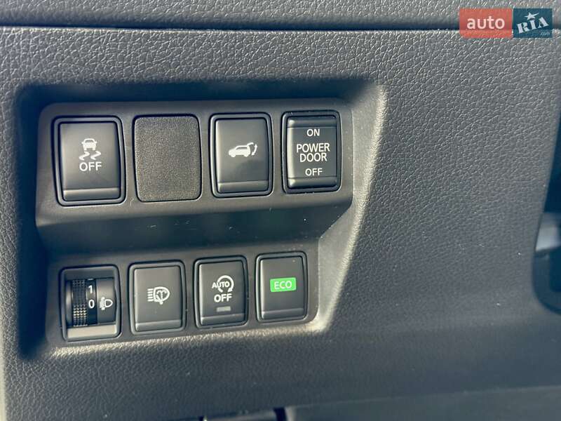 Позашляховик / Кросовер Nissan X-Trail 2017 в Дніпрі