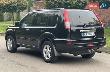 Внедорожник / Кроссовер Nissan X-Trail 2002 в 