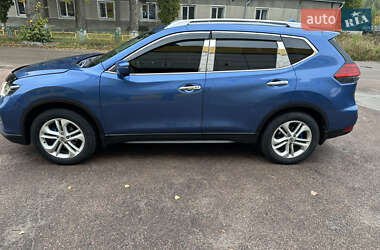 Внедорожник / Кроссовер Nissan X-Trail 2017 в 