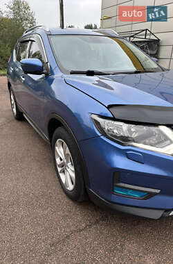 Внедорожник / Кроссовер Nissan X-Trail 2017 в 