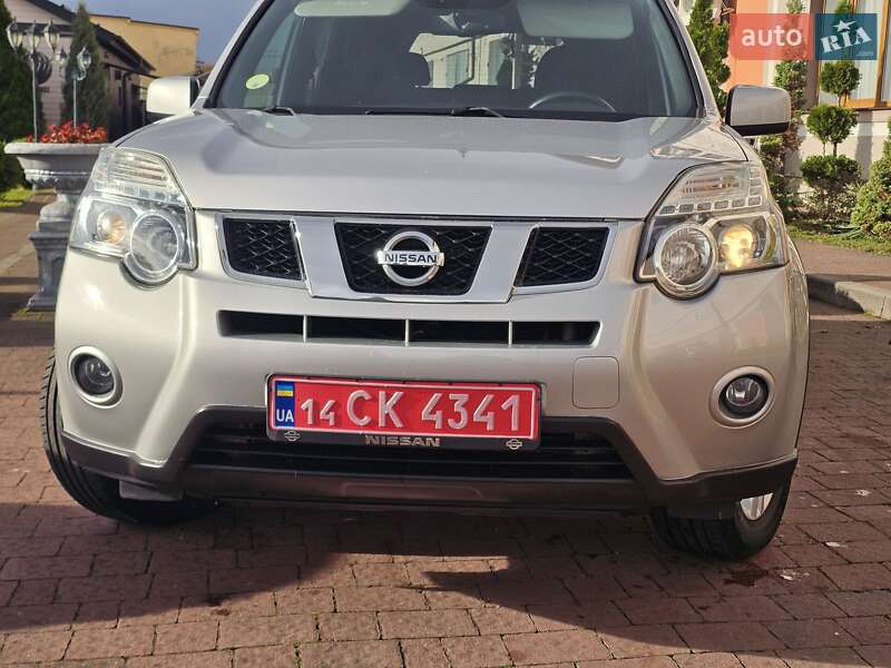 Внедорожник / Кроссовер Nissan X-Trail 2012 в Стрые
