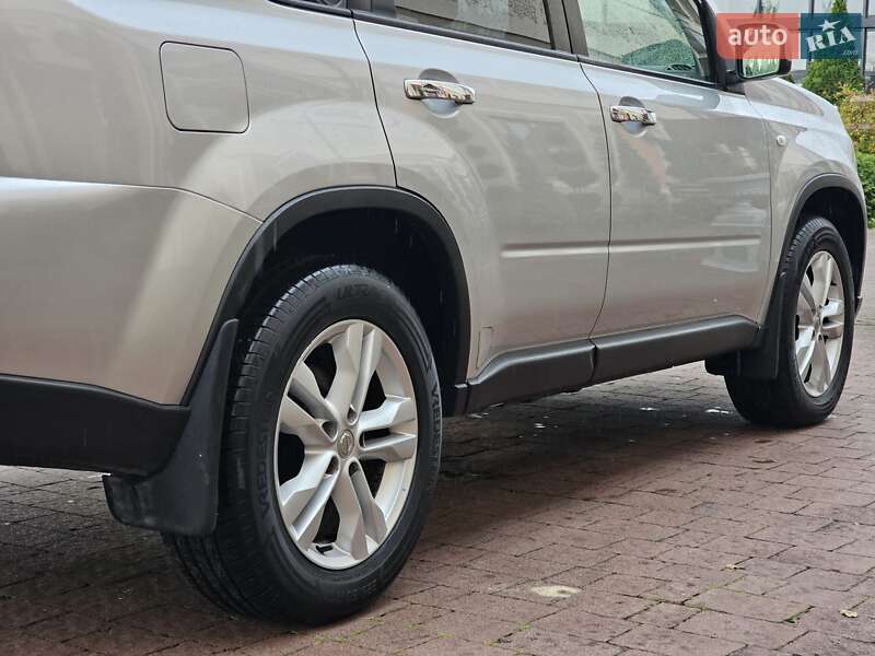 Внедорожник / Кроссовер Nissan X-Trail 2012 в Стрые