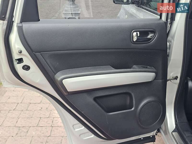 Внедорожник / Кроссовер Nissan X-Trail 2012 в Стрые