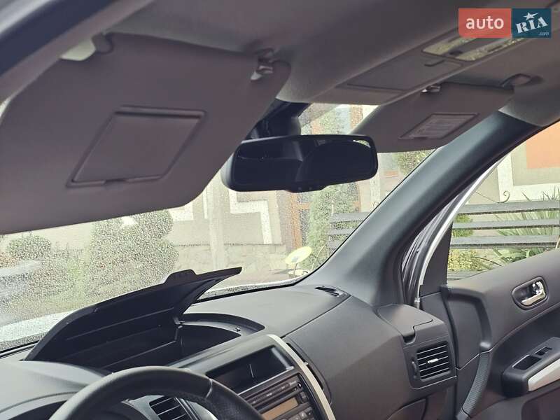 Внедорожник / Кроссовер Nissan X-Trail 2012 в Стрые