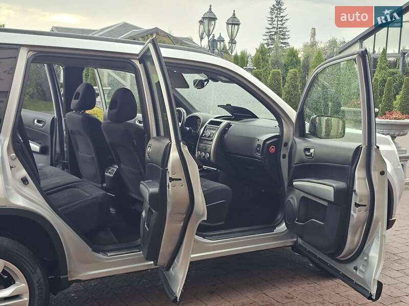 Внедорожник / Кроссовер Nissan X-Trail 2012 в Стрые