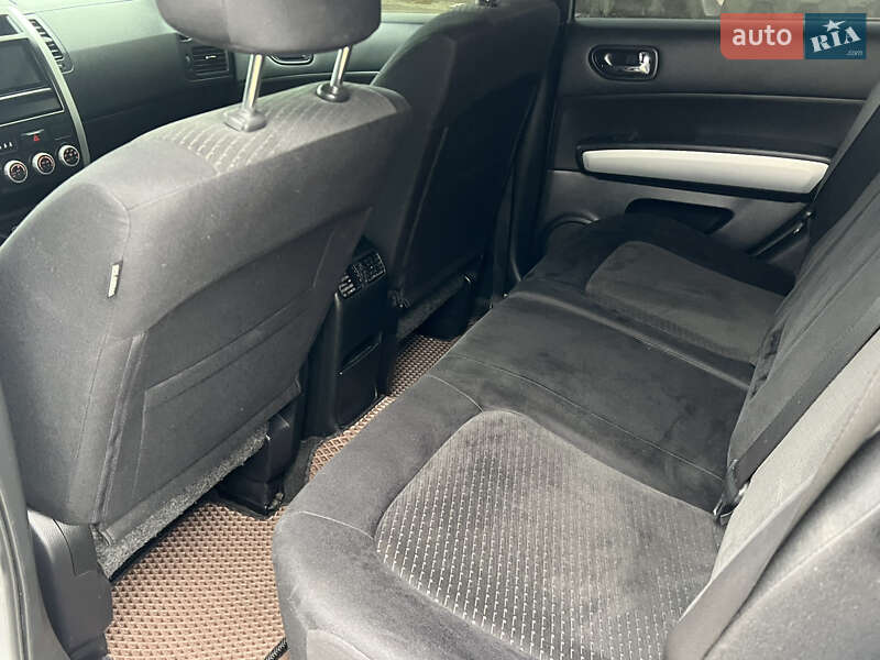 Позашляховик / Кросовер Nissan X-Trail 2014 в Києві