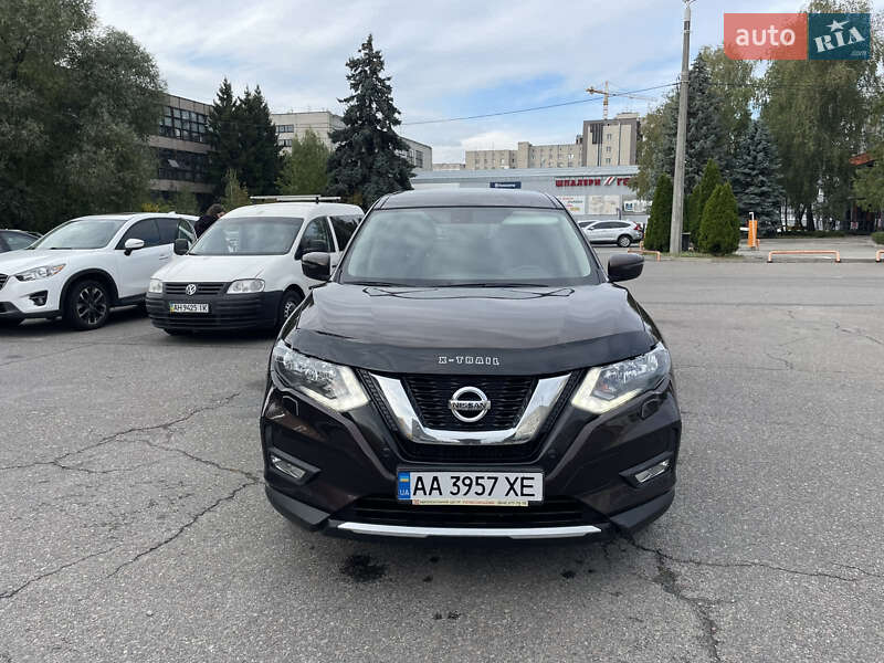 Внедорожник / Кроссовер Nissan X-Trail 2018 в Киеве