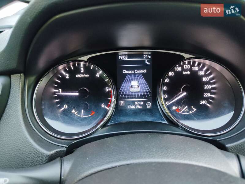 Внедорожник / Кроссовер Nissan X-Trail 2015 в Киеве фото 12 Внедорожник / Кроссовер Nissan X-Trail 2015 в Киеве