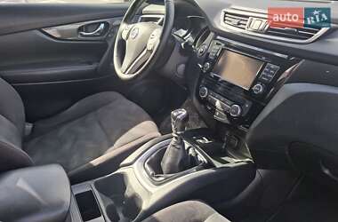 Внедорожник / Кроссовер Nissan X-Trail 2016 в 