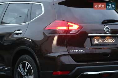 Внедорожник / Кроссовер Nissan X-Trail 2018 в 