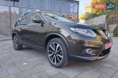 Внедорожник / Кроссовер Nissan X-Trail 2016 в Луцке
