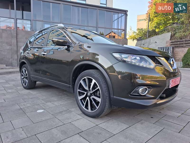 Внедорожник / Кроссовер Nissan X-Trail 2016 в 
