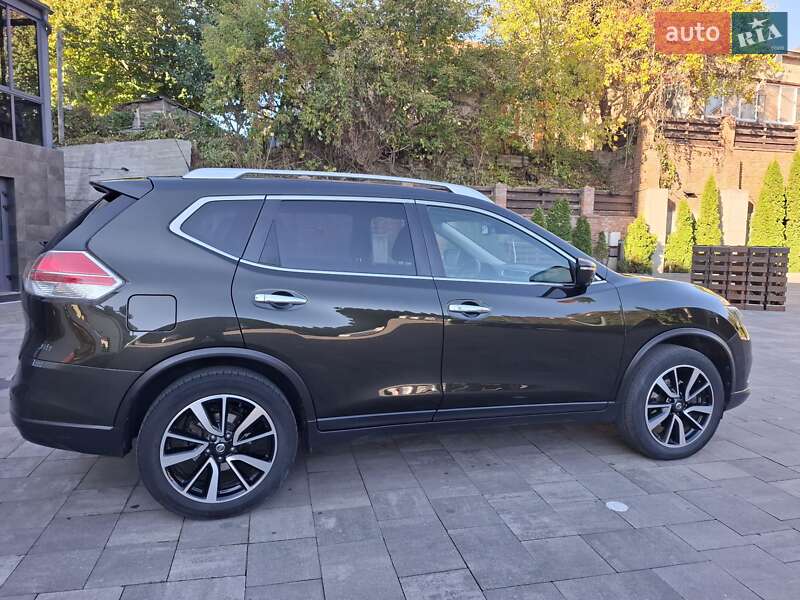 Позашляховик / Кросовер Nissan X-Trail 2016 в Луцьку