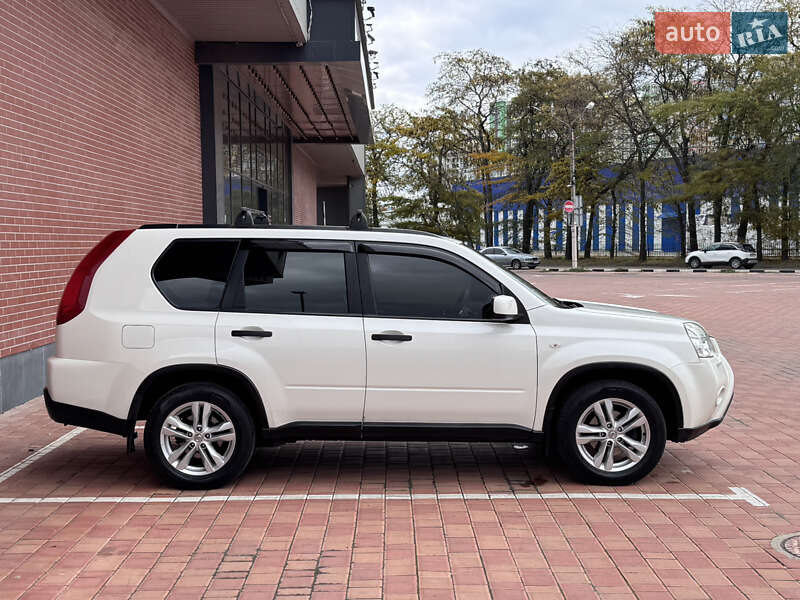 Позашляховик / Кросовер Nissan X-Trail 2011 в Одесі
