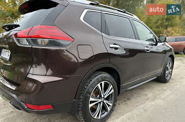Внедорожник / Кроссовер Nissan X-Trail 2017 в 