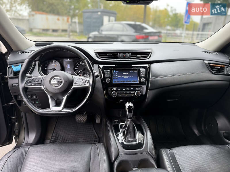 Позашляховик / Кросовер Nissan X-Trail 2017 в Вишневому фото 19 Позашляховик / Кросовер Nissan X-Trail 2017 в Вишневому