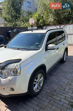 Внедорожник / Кроссовер Nissan X-Trail 2011 в 