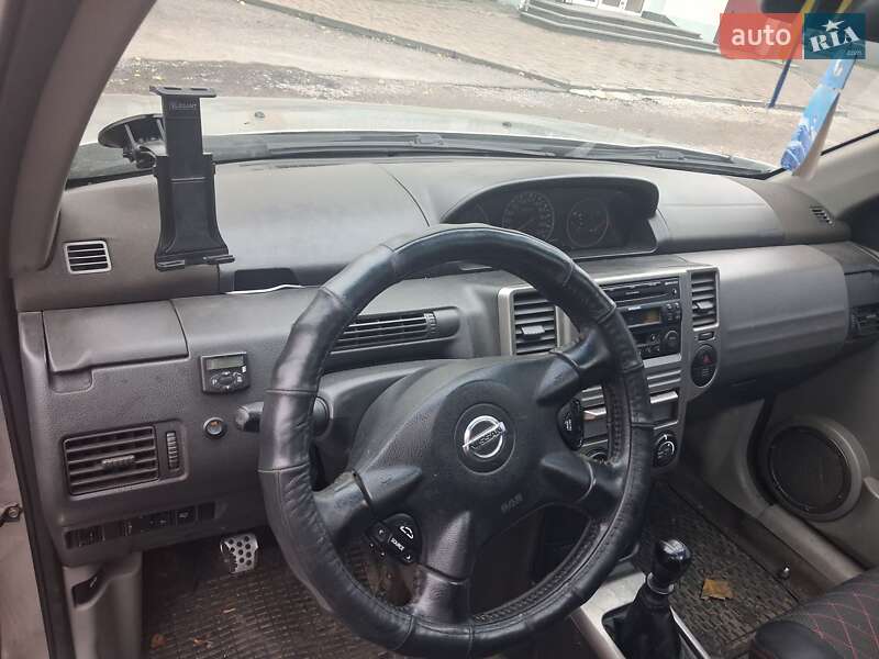 Внедорожник / Кроссовер Nissan X-Trail 2004 в Черкассах
