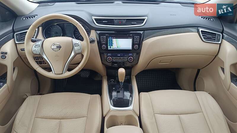 Позашляховик / Кросовер Nissan X-Trail 2015 в Києві