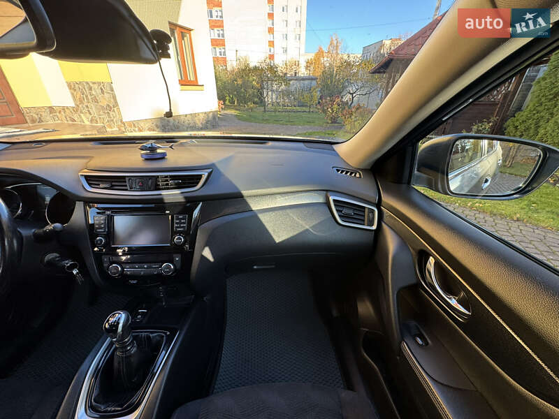 Внедорожник / Кроссовер Nissan X-Trail 2015 в Львове фото 14 Внедорожник / Кроссовер Nissan X-Trail 2015 в Львове