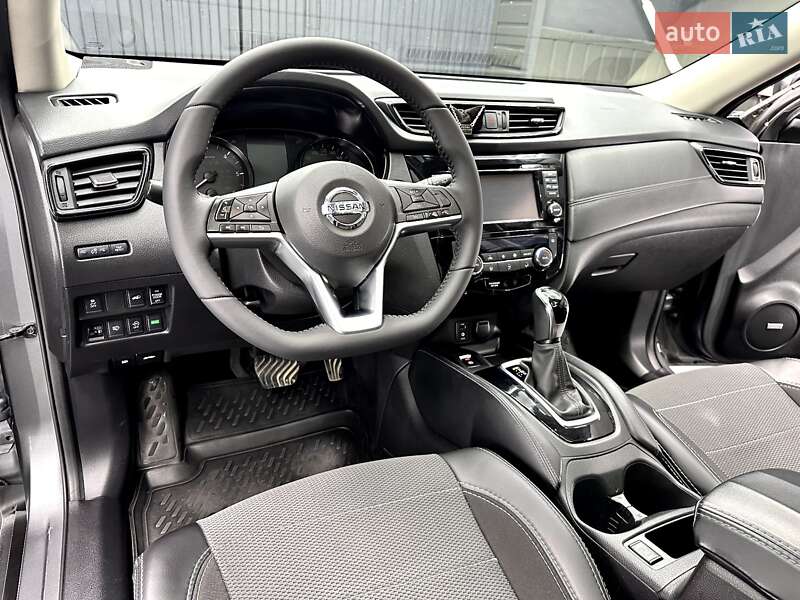 Внедорожник / Кроссовер Nissan X-Trail 2017 в Тернополе