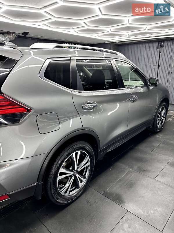 Внедорожник / Кроссовер Nissan X-Trail 2017 в Тернополе