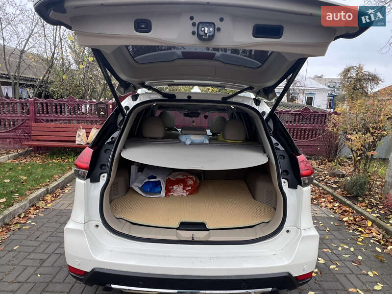 Внедорожник / Кроссовер Nissan X-Trail 2018 в Чернобае