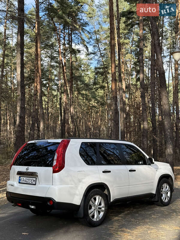 Внедорожник / Кроссовер Nissan X-Trail 2011 в Обухове