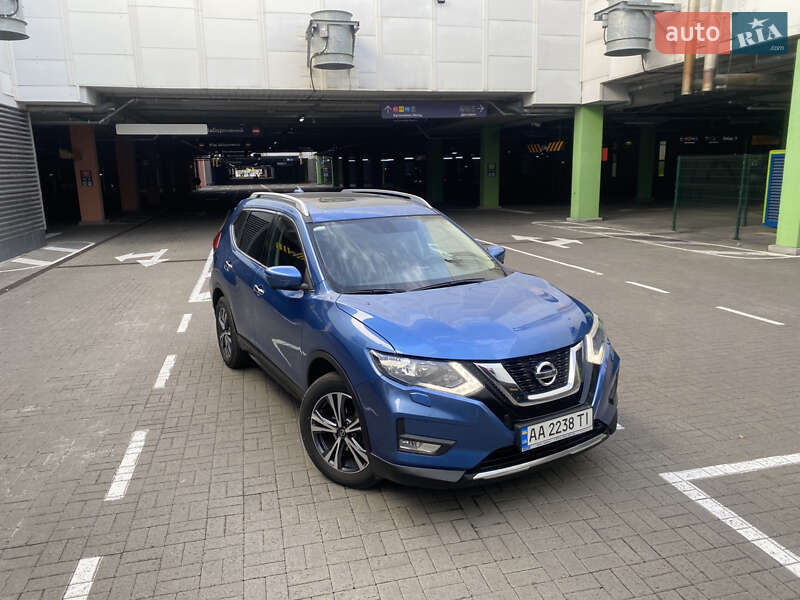Внедорожник / Кроссовер Nissan X-Trail 2017 в Киеве