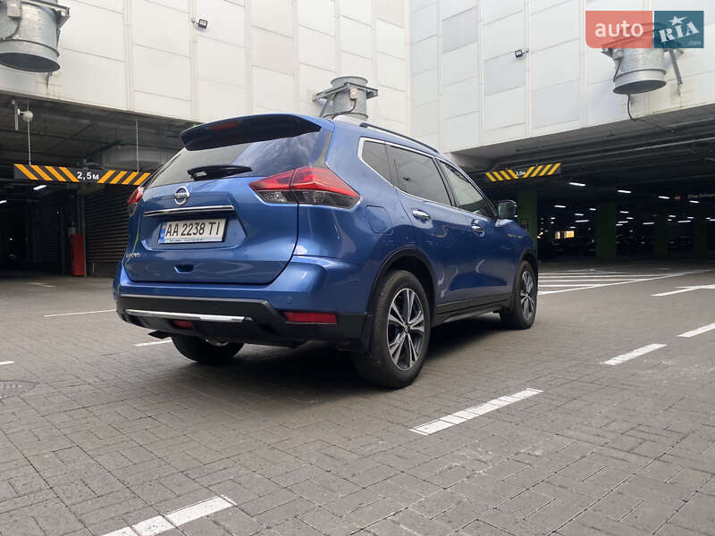 Внедорожник / Кроссовер Nissan X-Trail 2017 в Киеве