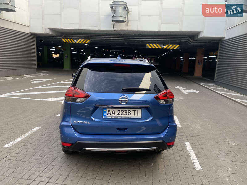 Внедорожник / Кроссовер Nissan X-Trail 2017 в Киеве