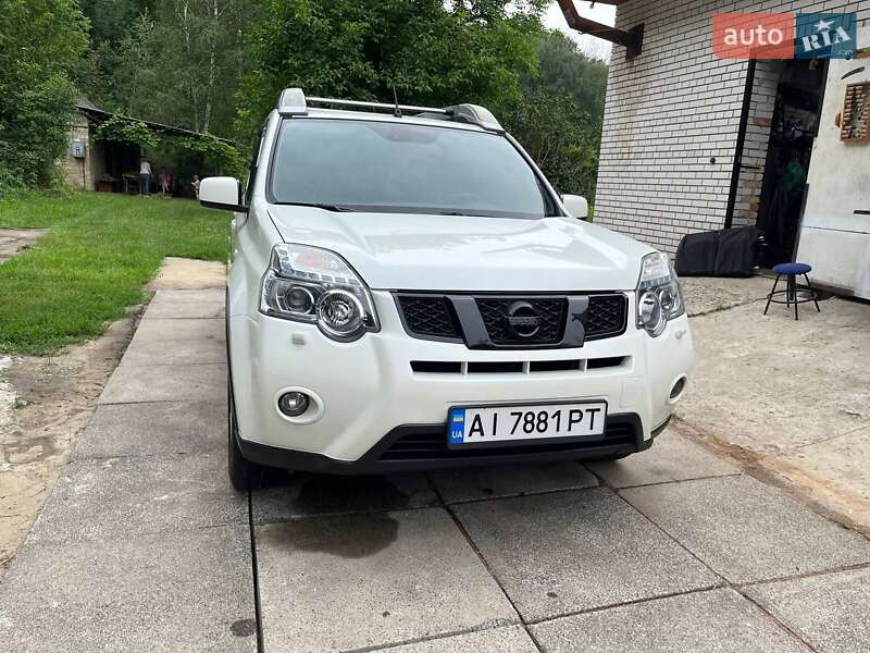 Внедорожник / Кроссовер Nissan X-Trail 2012 в Обухове