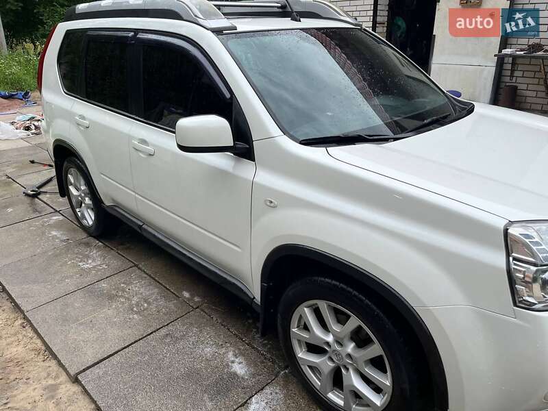 Внедорожник / Кроссовер Nissan X-Trail 2012 в Обухове