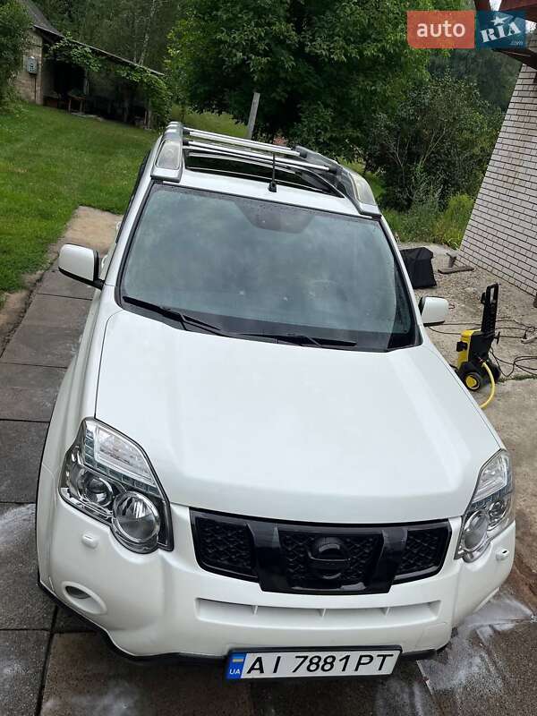 Внедорожник / Кроссовер Nissan X-Trail 2012 в Обухове