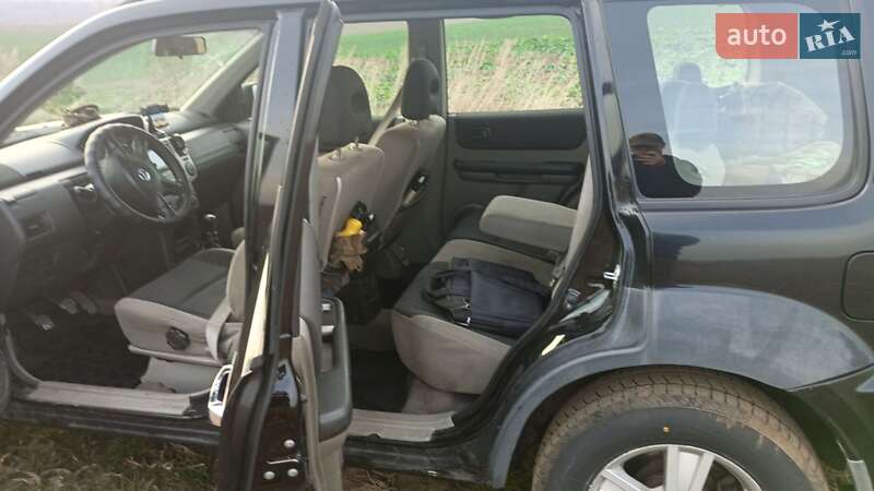 Внедорожник / Кроссовер Nissan X-Trail 2004 в Киеве