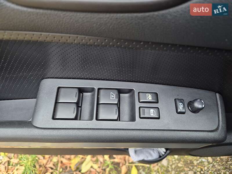 Внедорожник / Кроссовер Nissan X-Trail 2011 в Черновцах