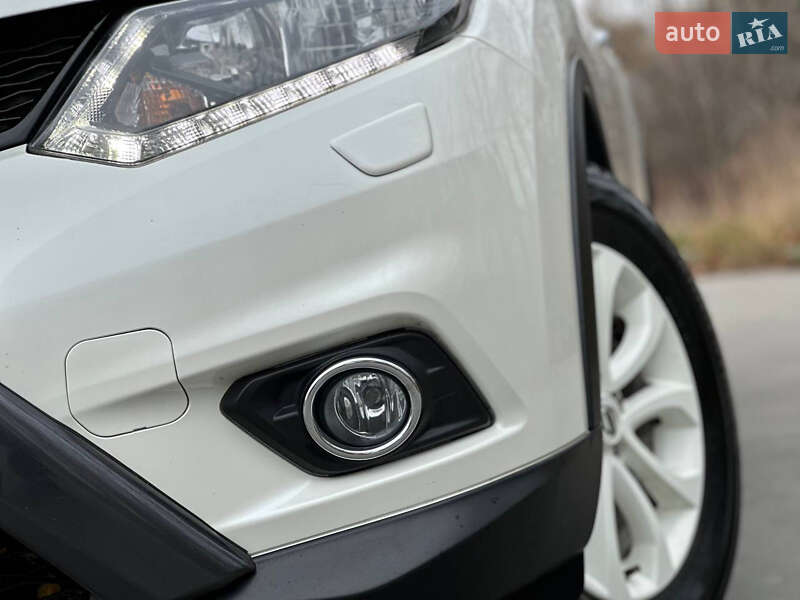 Внедорожник / Кроссовер Nissan X-Trail 2017 в Дрогобыче