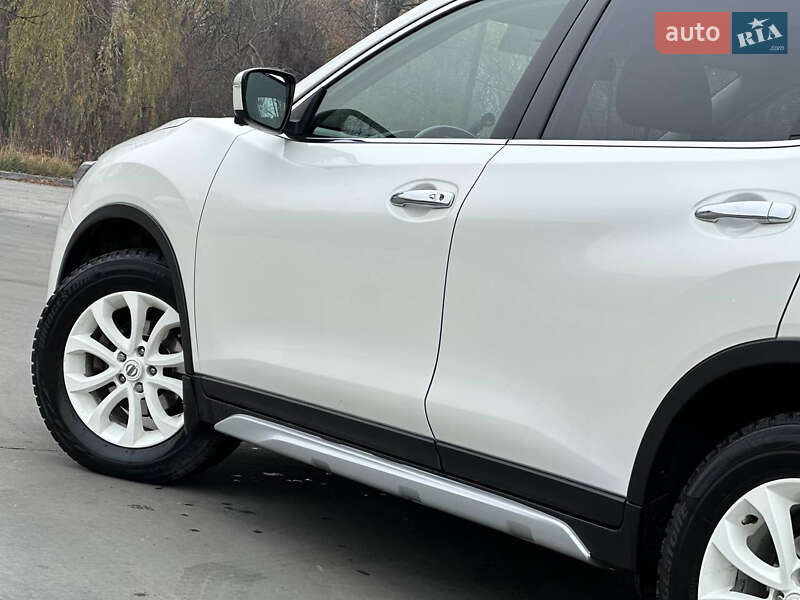Внедорожник / Кроссовер Nissan X-Trail 2017 в Дрогобыче