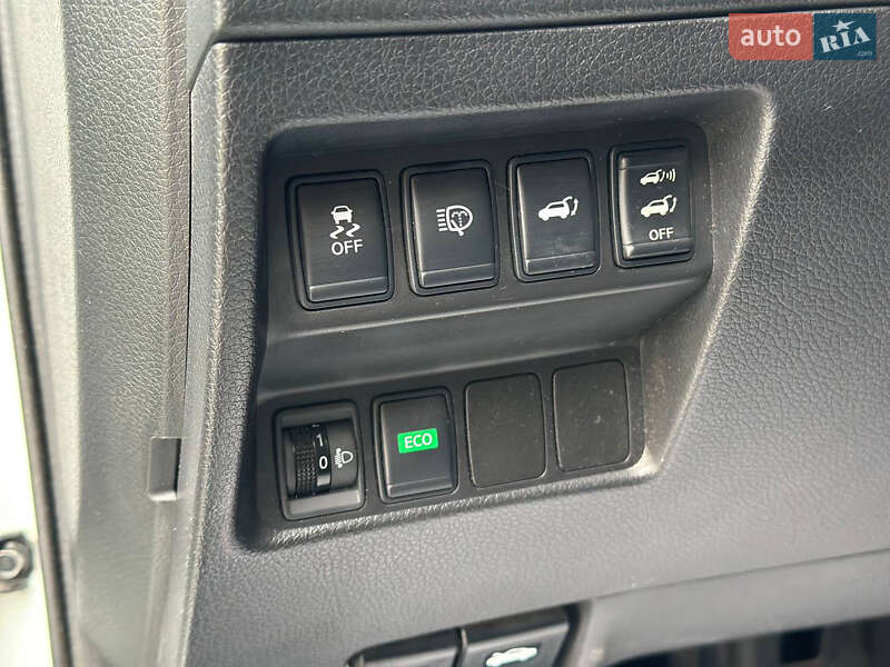 Внедорожник / Кроссовер Nissan X-Trail 2017 в Дрогобыче