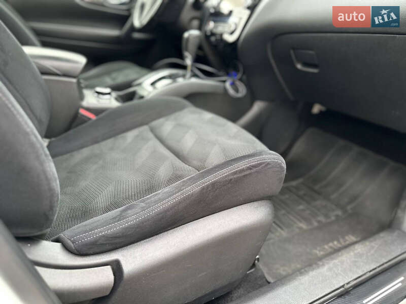 Внедорожник / Кроссовер Nissan X-Trail 2017 в Дрогобыче