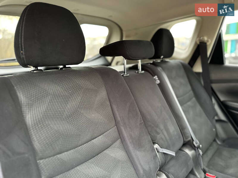 Внедорожник / Кроссовер Nissan X-Trail 2017 в Дрогобыче