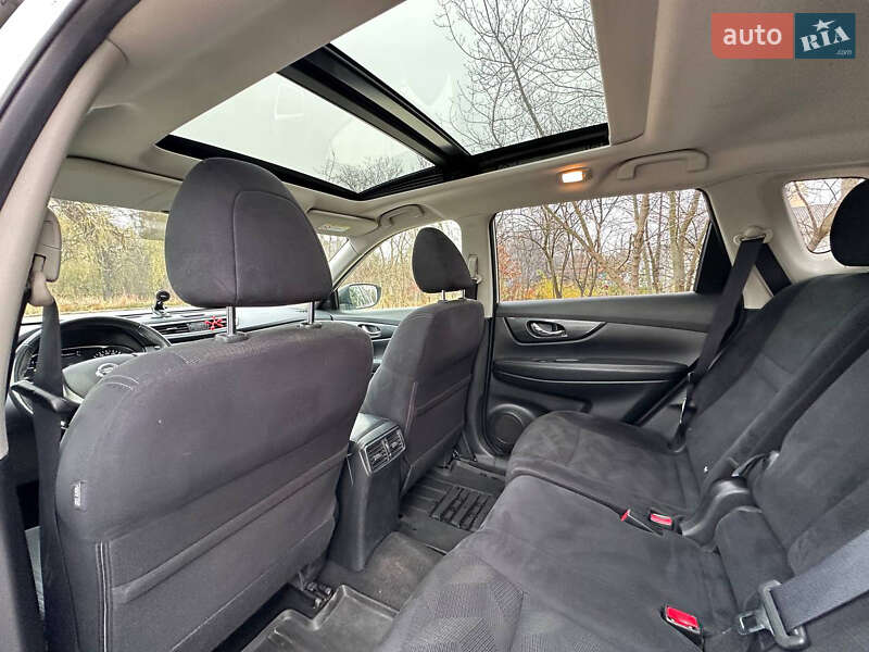 Внедорожник / Кроссовер Nissan X-Trail 2017 в Дрогобыче