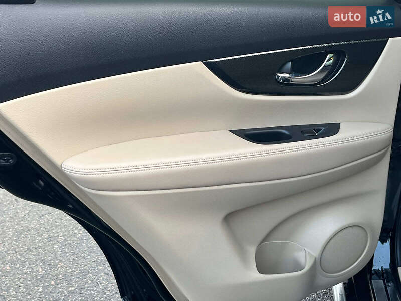 Внедорожник / Кроссовер Nissan X-Trail 2017 в Киеве