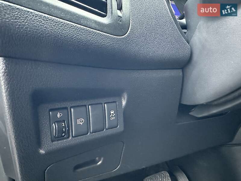 Позашляховик / Кросовер Nissan X-Trail 2012 в Києві