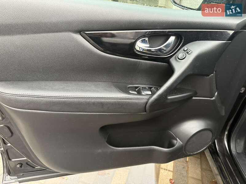 Позашляховик / Кросовер Nissan X-Trail 2015 в Старокостянтинові